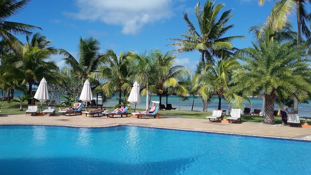 Jalsa Beach Hotel & Spa — Swimming pool in Poste de Flacq, Flacq