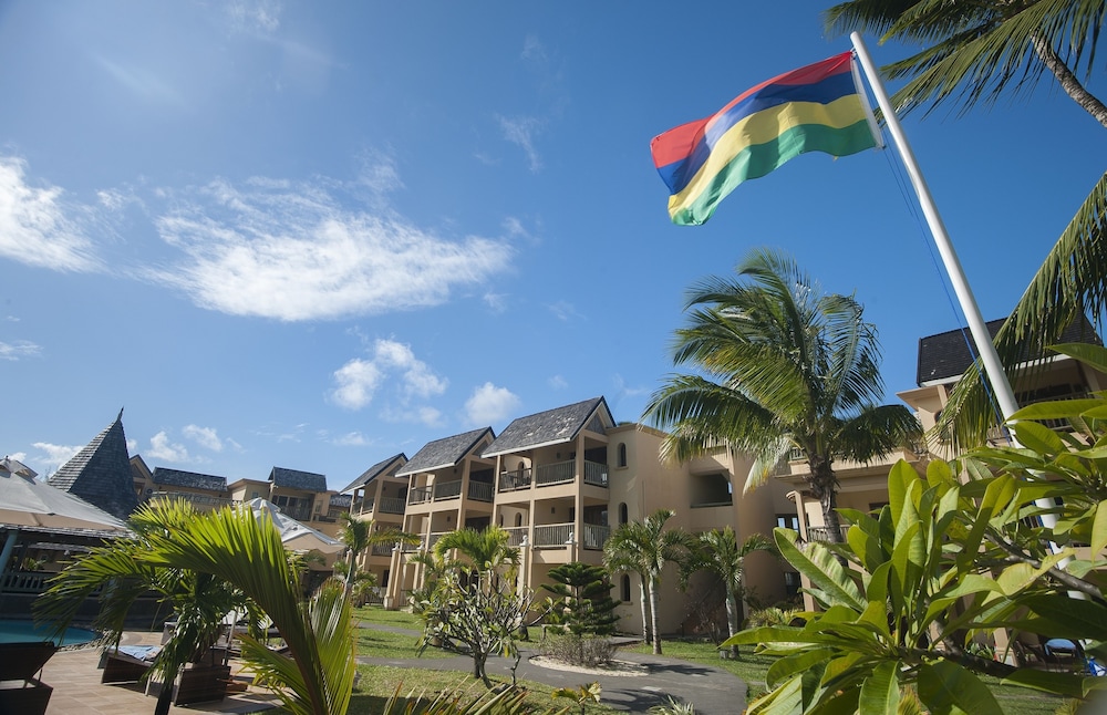 Jalsa Beach Hotel & Spa — Hotel building in Poste de Flacq, Flacq