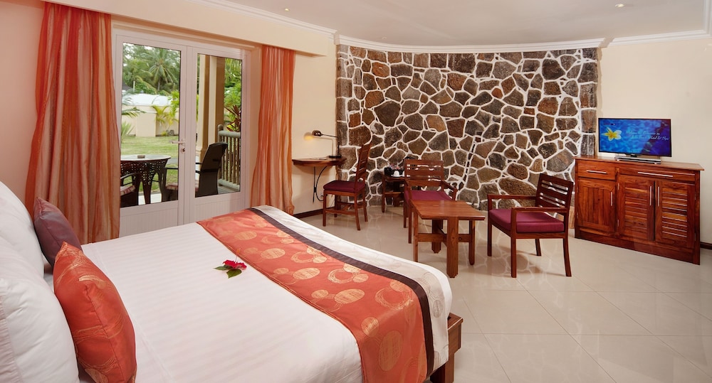 Jalsa Beach Hotel & Spa — Hotel rooms in Poste de Flacq, Flacq