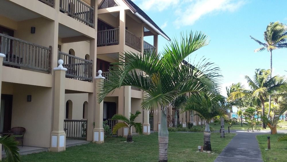 Jalsa Beach Hotel & Spa — Hotel building in Poste de Flacq, Flacq