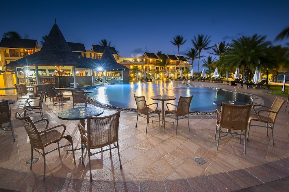 Jalsa Beach Hotel & Spa — Restaurant & bars in Poste de Flacq, Flacq
