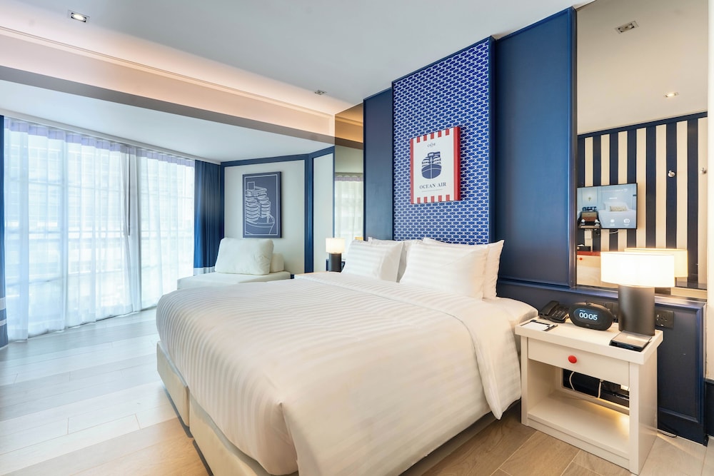 The Cruise Hotel — Hotel rooms in Pattaya, Chonburi