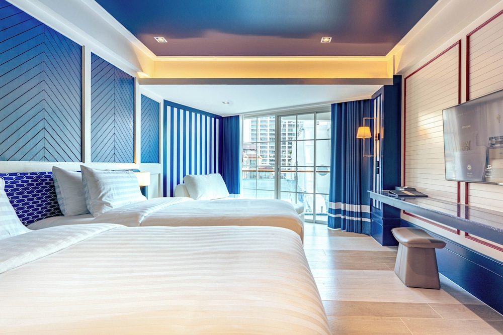 The Cruise Hotel — Hotel rooms in Pattaya, Chonburi