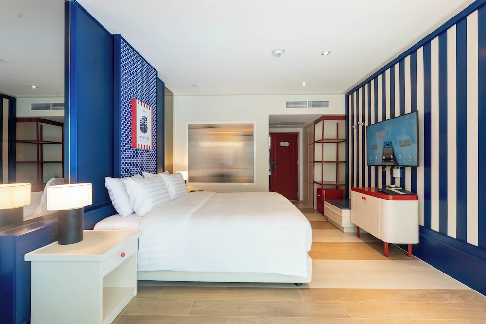 The Cruise Hotel — Hotel rooms in Pattaya, Chonburi