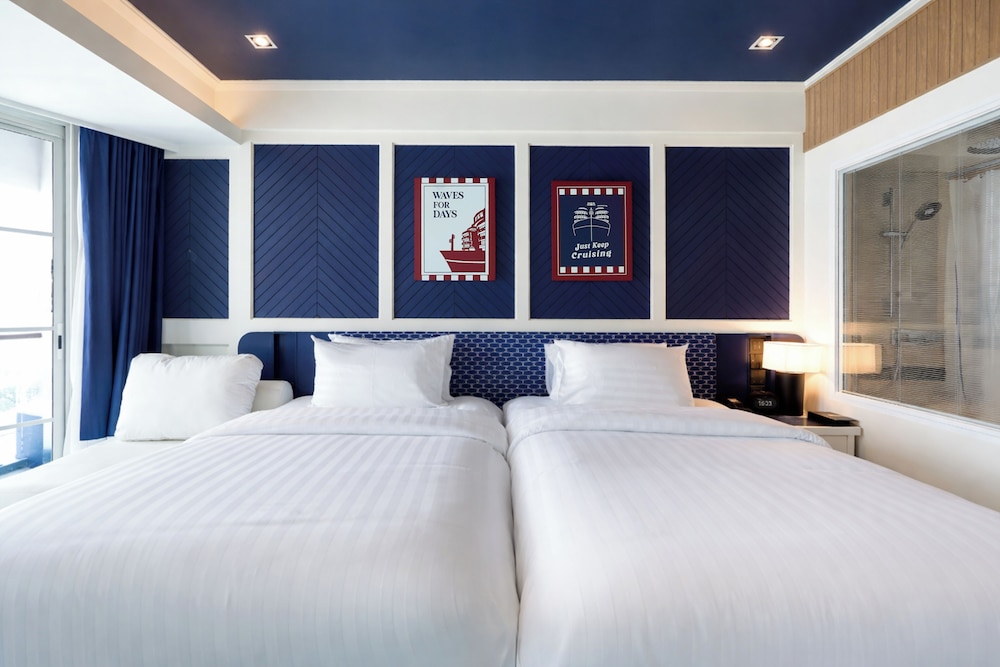 The Cruise Hotel — Hotel rooms in Pattaya, Chonburi