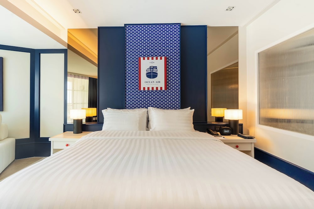 The Cruise Hotel — Hotel rooms in Pattaya, Chonburi