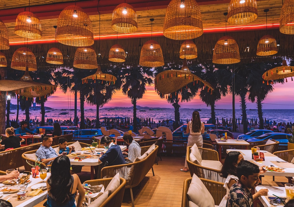 The Cruise Hotel — Restaurant & bars in Pattaya, Chonburi