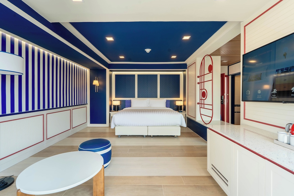 The Cruise Hotel — Hotel rooms in Pattaya, Chonburi