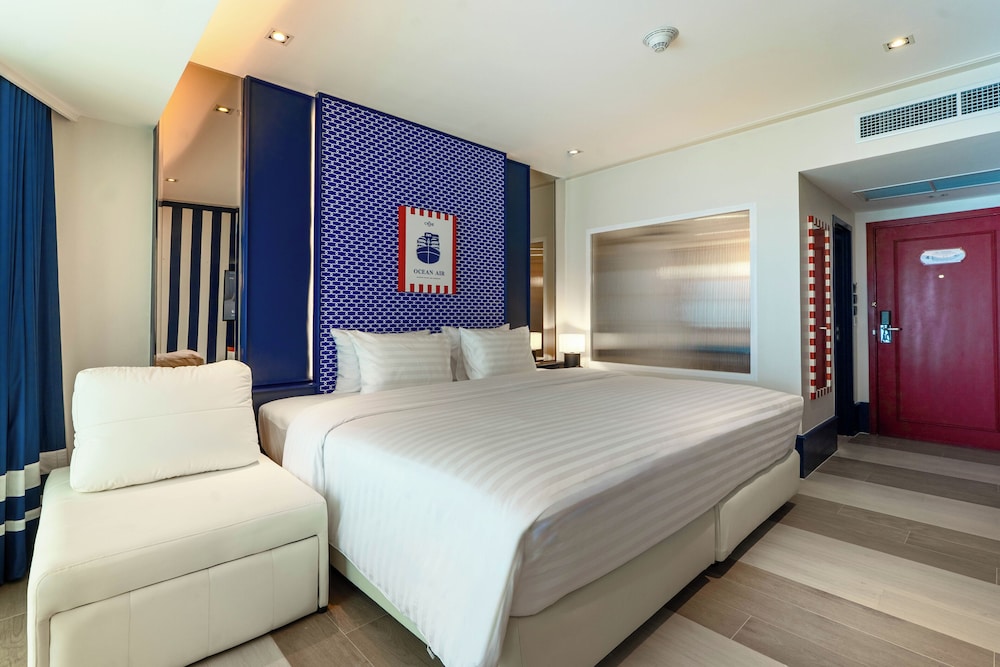 The Cruise Hotel — Hotel rooms in Pattaya, Chonburi