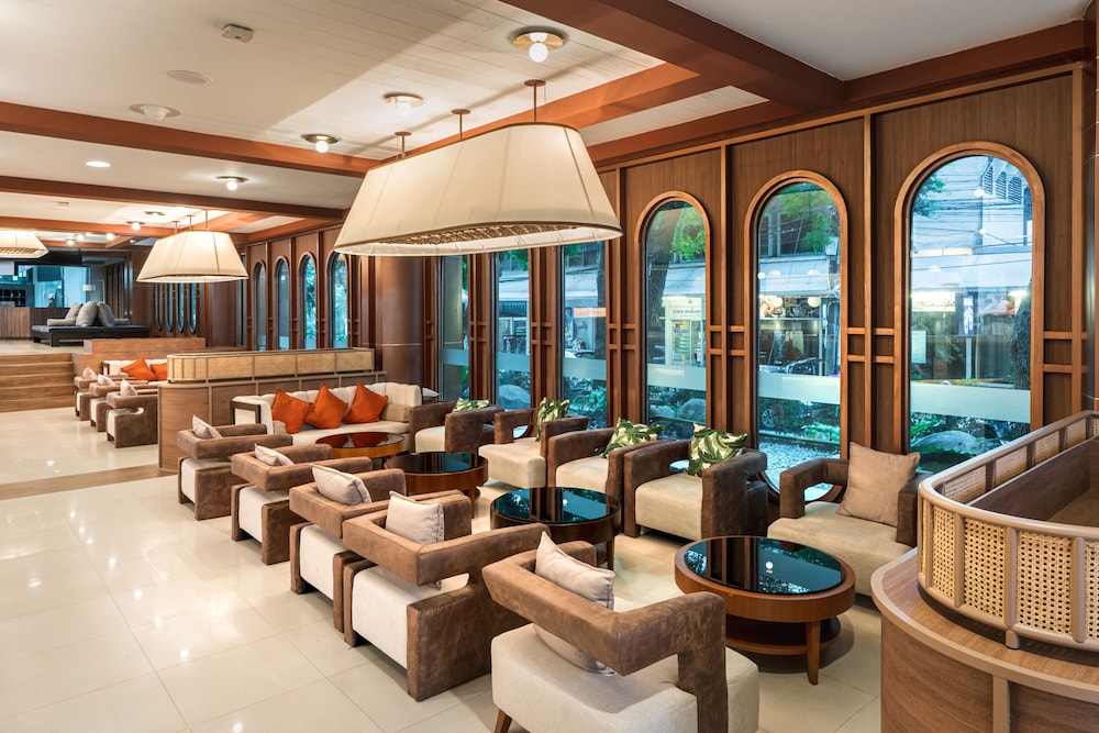 The Cruise Hotel — Restaurant & bars in Pattaya, Chonburi