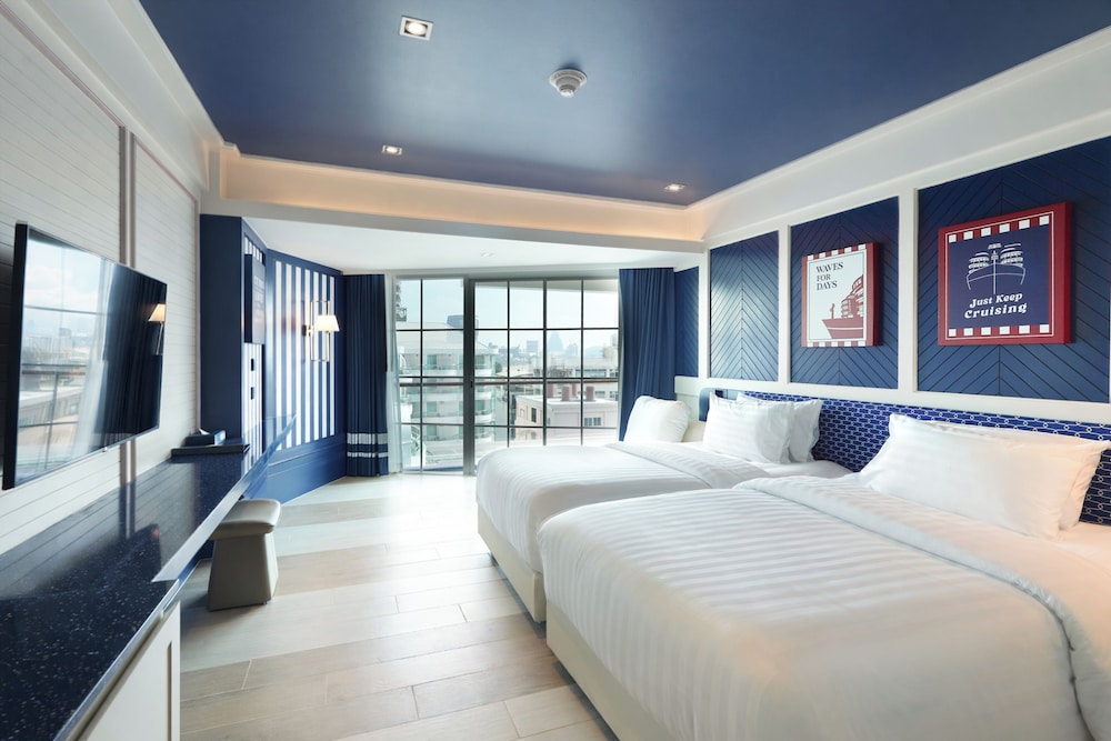 The Cruise Hotel — Hotel rooms in Pattaya, Chonburi