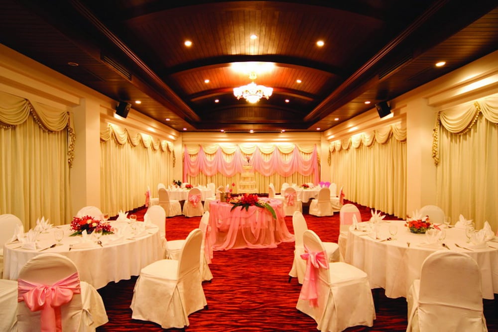 The Cruise Hotel — Hotel building in Pattaya, Chonburi