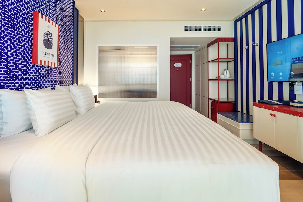 The Cruise Hotel — Hotel rooms in Pattaya, Chonburi