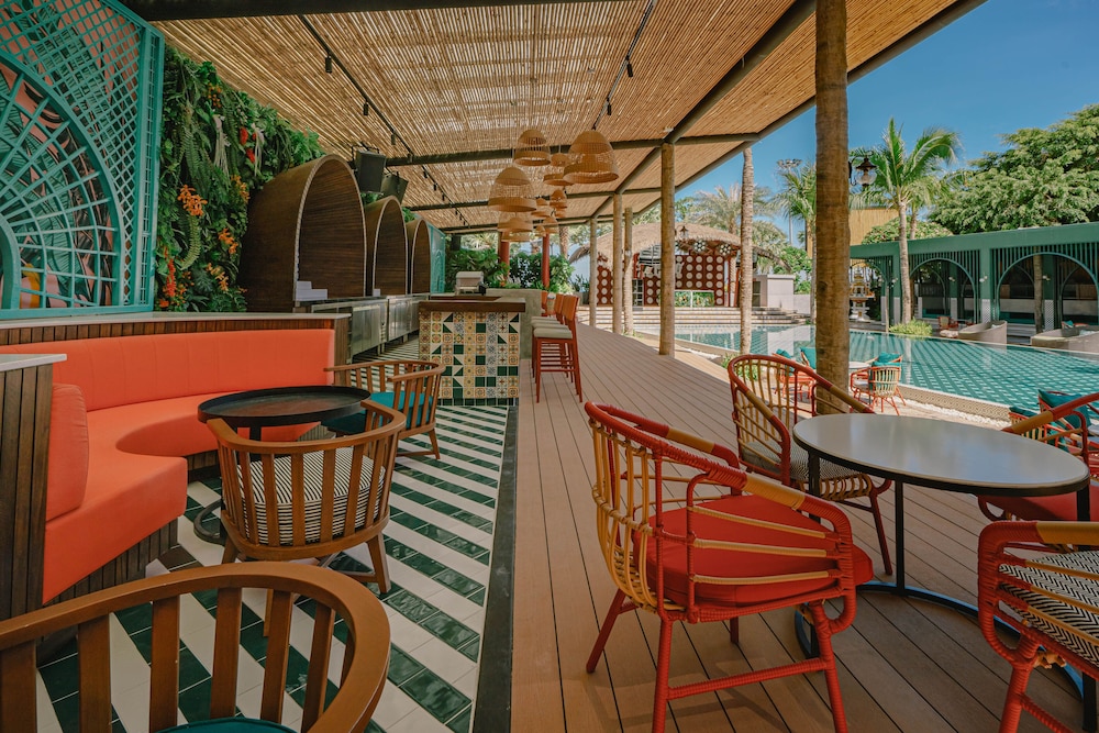 The Cruise Hotel — Restaurant & bars in Pattaya, Chonburi