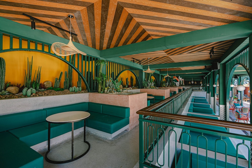 The Cruise Hotel — Restaurant & bars in Pattaya, Chonburi