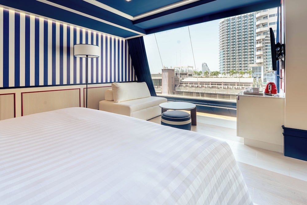 The Cruise Hotel — Hotel rooms in Pattaya, Chonburi