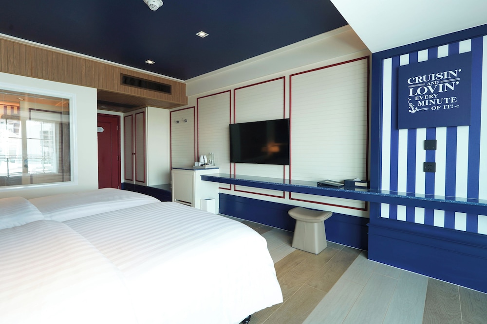 The Cruise Hotel — Hotel rooms in Pattaya, Chonburi