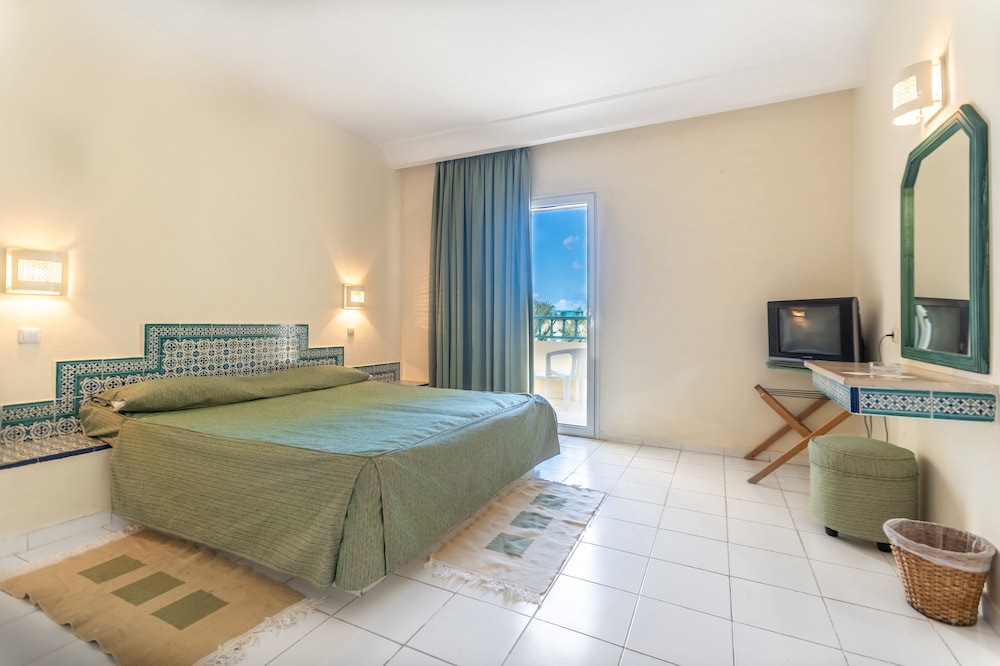 Hotel Venice Beach - Families and Couples Only — Hotel rooms in Midoun, Medenine