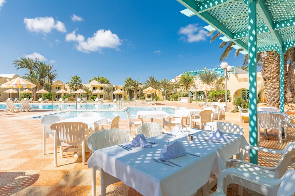 Hotel Venice Beach - Families and Couples Only — Restaurant & bars in Midoun, Medenine