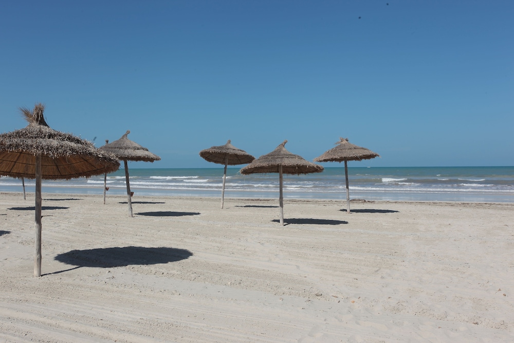 Hotel Venice Beach - Families and Couples Only — Beach in Midoun, Medenine
