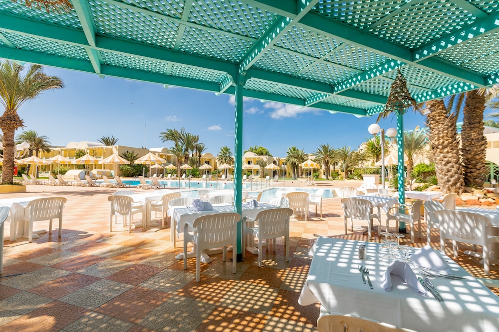Hotel Venice Beach - Families and Couples Only — Restaurant & bars in Midoun, Medenine