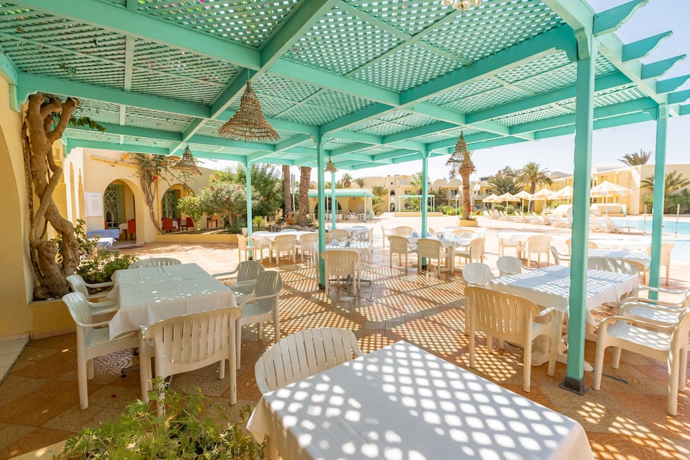 Hotel Venice Beach - Families and Couples Only — Restaurant & bars in Midoun, Medenine