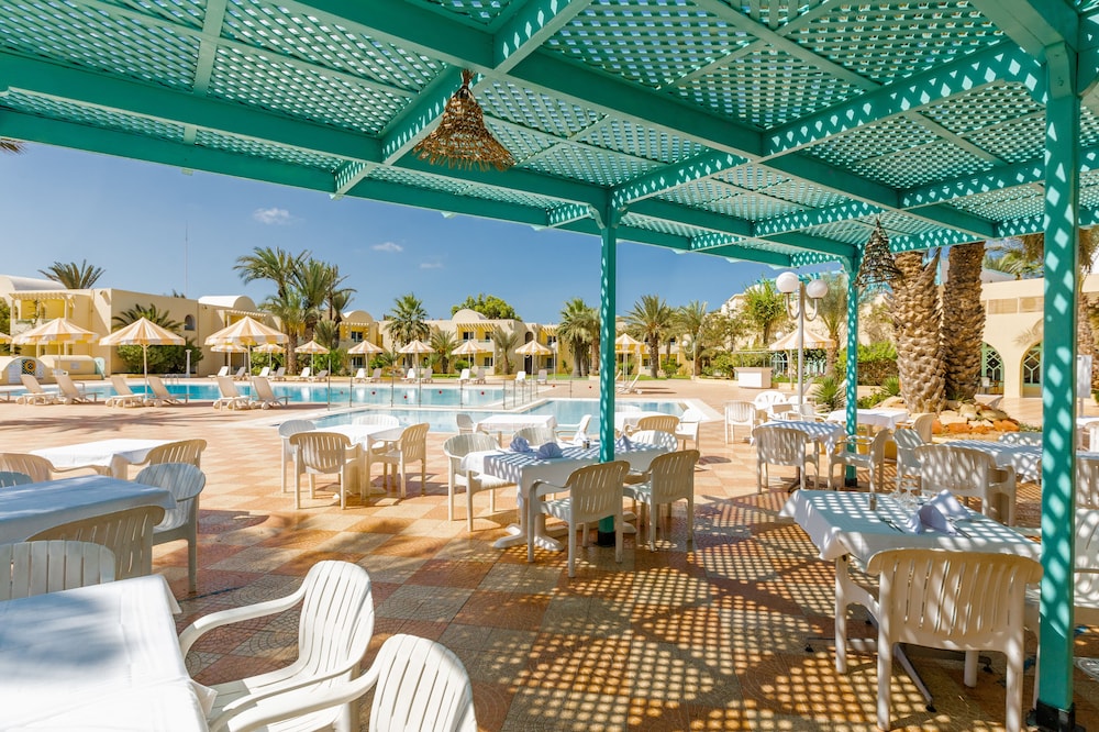 Hotel Venice Beach - Families and Couples Only — Restaurant & bars in Midoun, Medenine