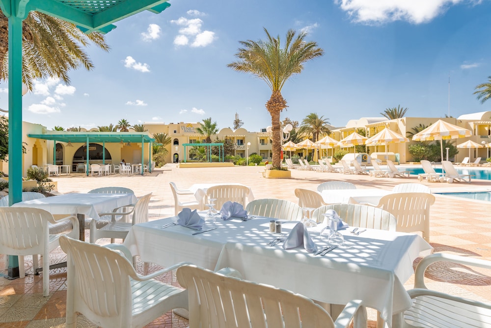 Hotel Venice Beach - Families and Couples Only — Restaurant & bars in Midoun, Medenine