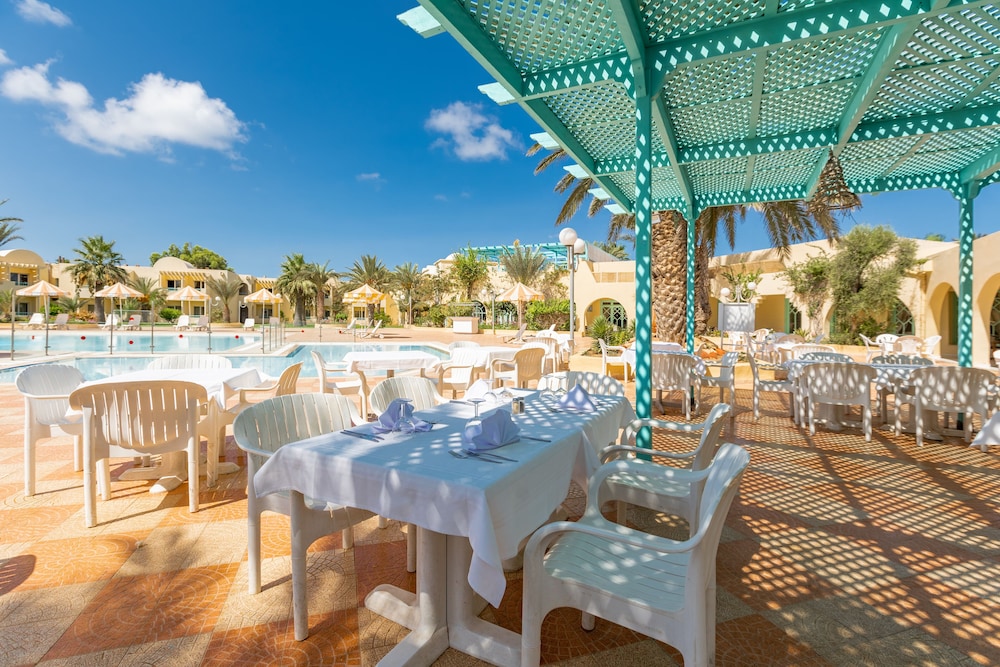 Hotel Venice Beach - Families and Couples Only — Restaurant & bars in Midoun, Medenine