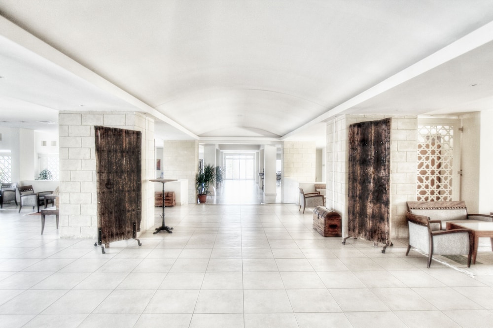 CALIMERA Delfino Beach Resort & Spa - All inclusive — Hotel building in Hammamet, Nabeul
