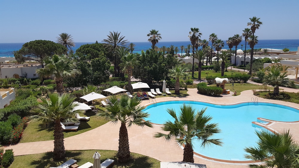 CALIMERA Delfino Beach Resort & Spa - All inclusive — Swimming pool in Hammamet, Nabeul