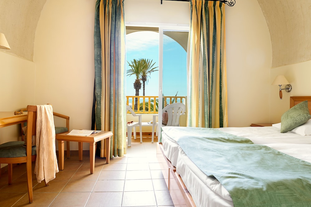 CALIMERA Delfino Beach Resort & Spa - All inclusive — Hotel rooms in Hammamet, Nabeul