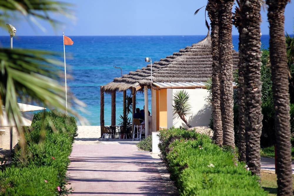 CALIMERA Delfino Beach Resort & Spa - All inclusive — Beach in Hammamet, Nabeul