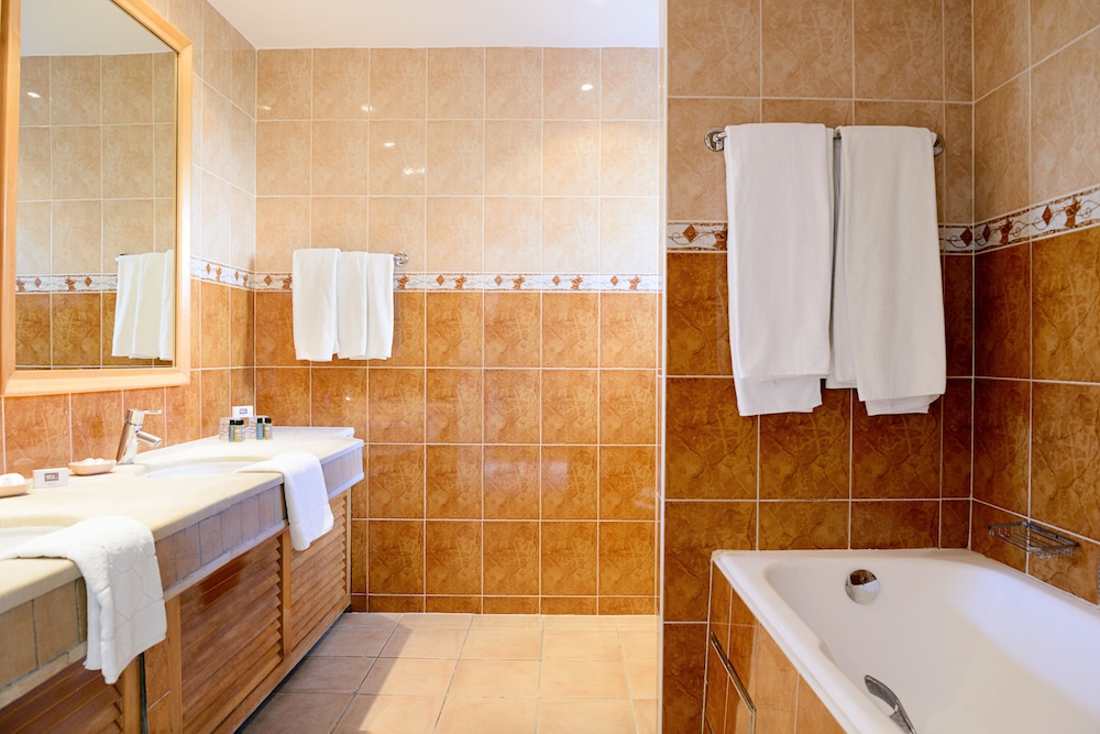CALIMERA Delfino Beach Resort & Spa - All inclusive — Hotel rooms in Hammamet, Nabeul