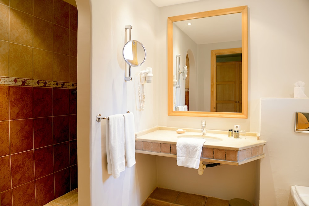 CALIMERA Delfino Beach Resort & Spa - All inclusive — Hotel rooms in Hammamet, Nabeul