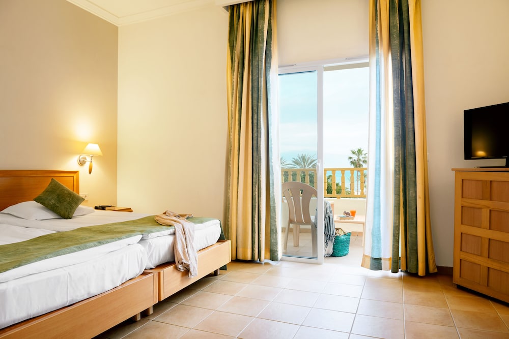 CALIMERA Delfino Beach Resort & Spa - All inclusive — Hotel rooms in Hammamet, Nabeul