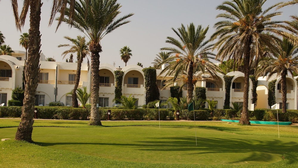 CALIMERA Delfino Beach Resort & Spa - All inclusive — Hotel building in Hammamet, Nabeul