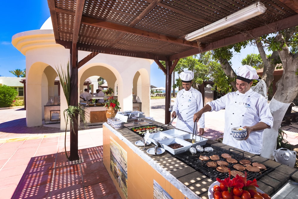CALIMERA Delfino Beach Resort & Spa - All inclusive — Restaurant & bars in Hammamet, Nabeul