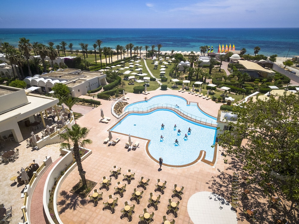 CALIMERA Delfino Beach Resort & Spa - All inclusive — Swimming pool in Hammamet, Nabeul