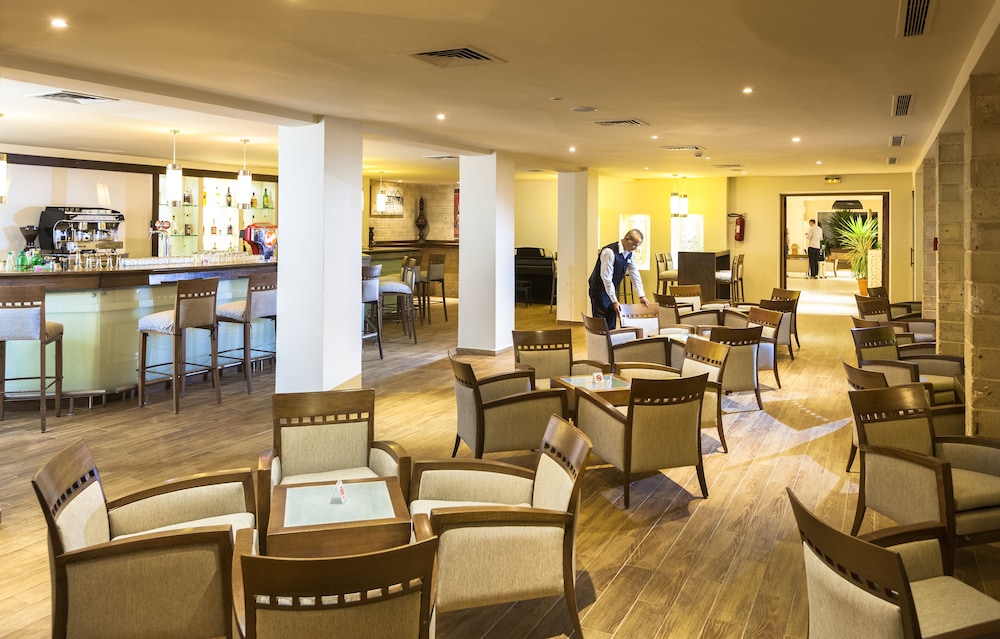 CALIMERA Delfino Beach Resort & Spa - All inclusive — Restaurant & bars in Hammamet, Nabeul