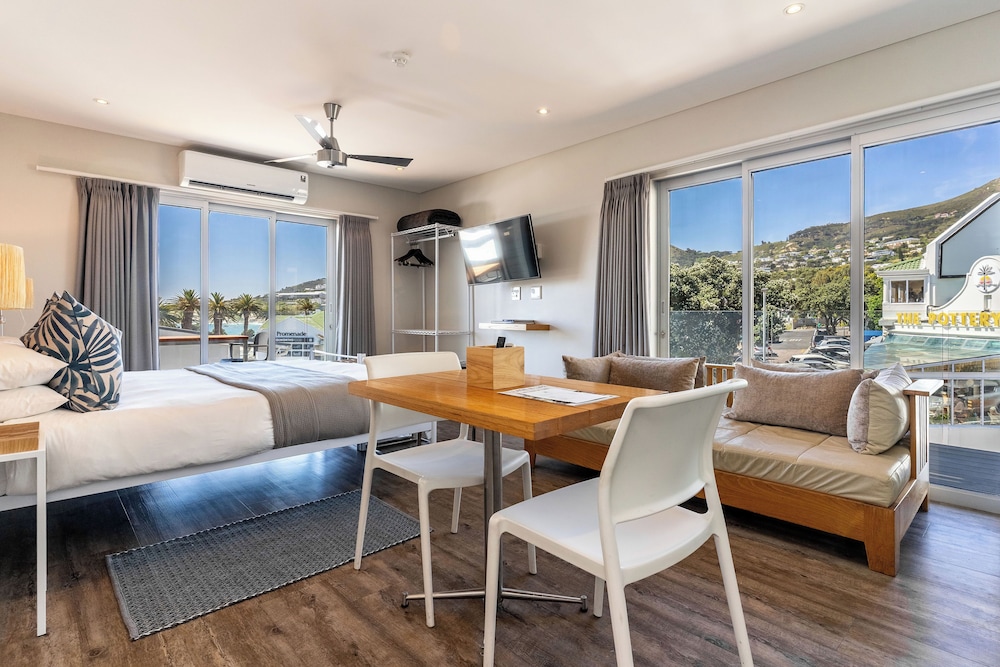 Camps Bay Village — Hotel rooms in Cape Town, Western Cape
