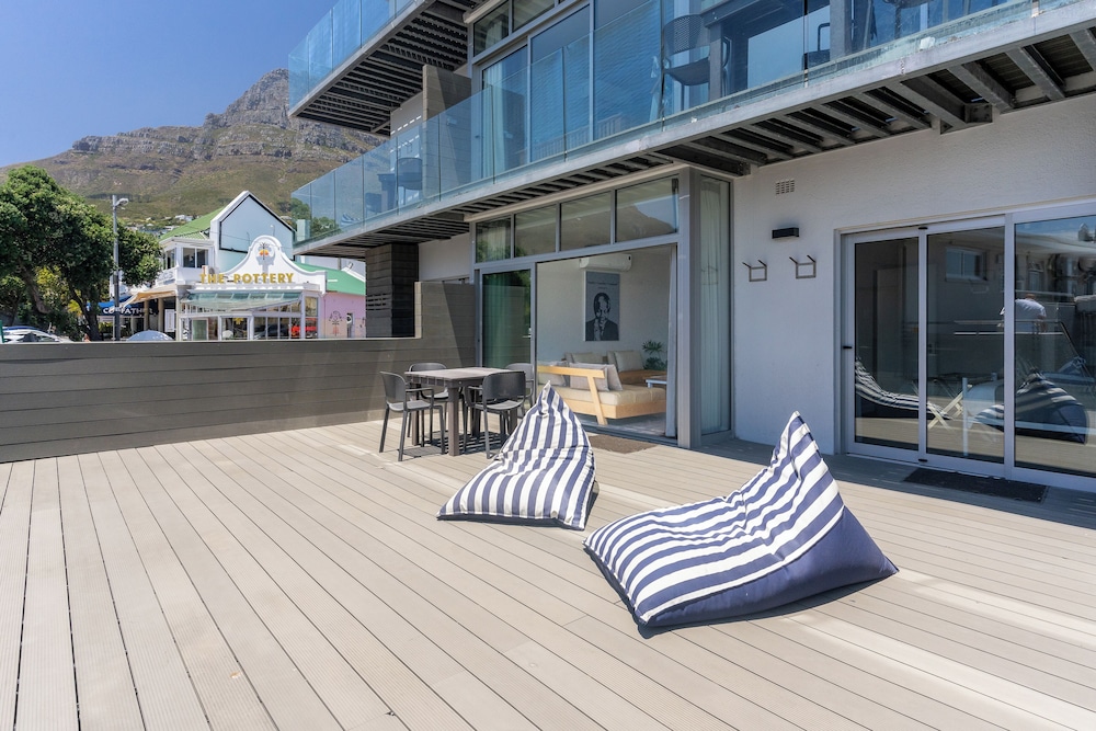 Camps Bay Village — Hotel building in Cape Town, Western Cape