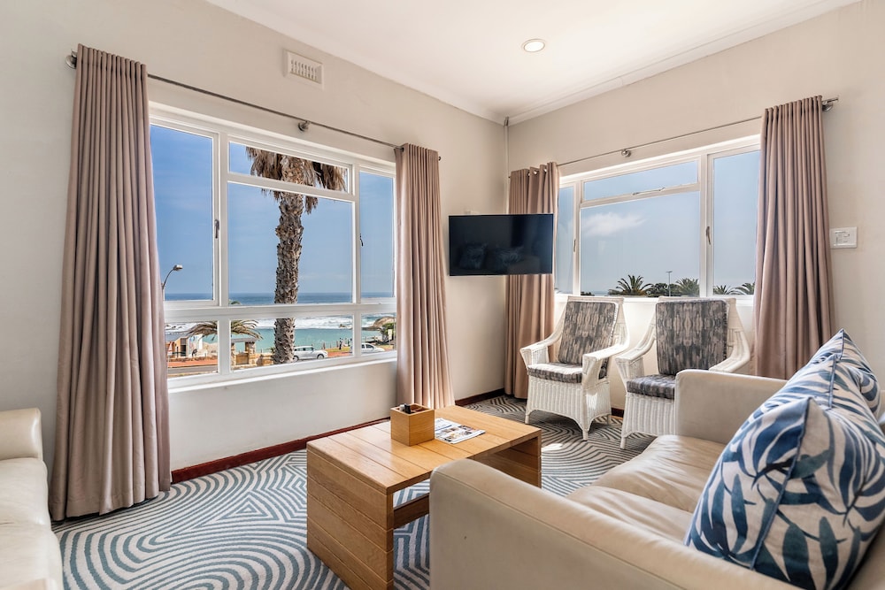 Camps Bay Village — Hotel rooms in Cape Town, Western Cape