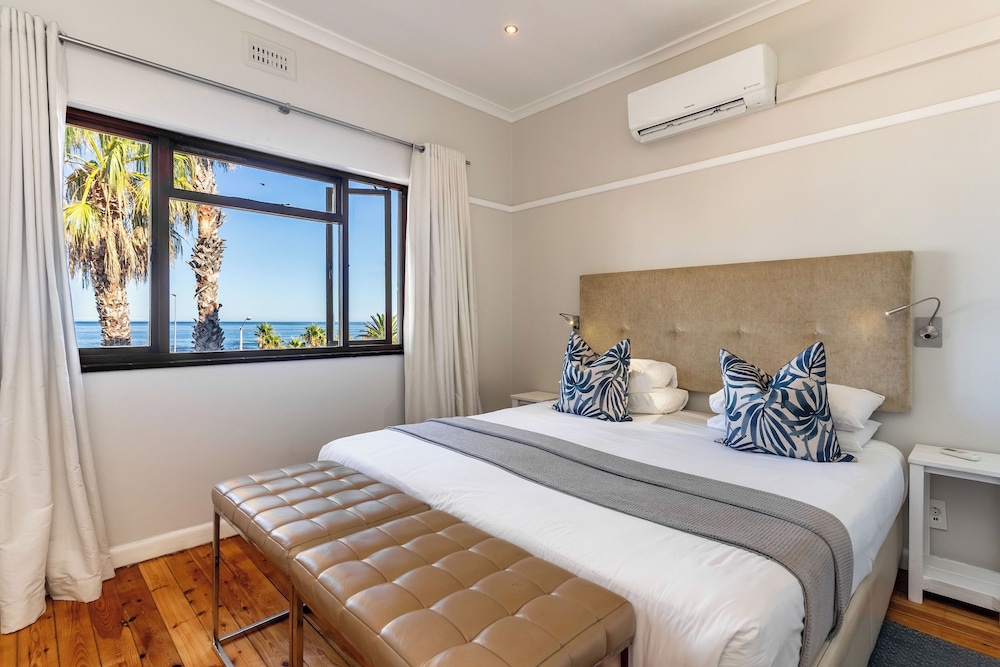 Camps Bay Village — Hotel rooms in Cape Town, Western Cape