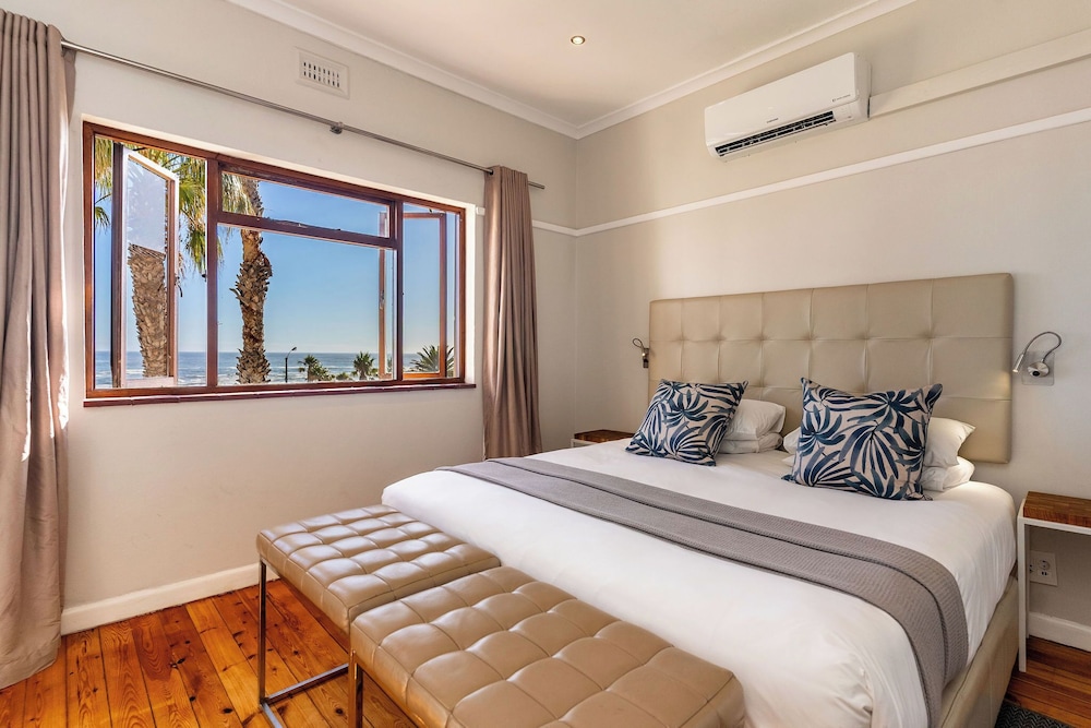 Camps Bay Village — Hotel rooms in Cape Town, Western Cape