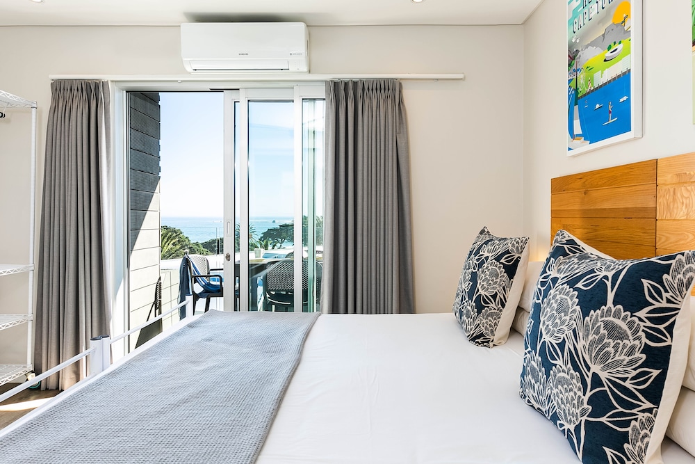 Camps Bay Village — Hotel rooms in Cape Town, Western Cape