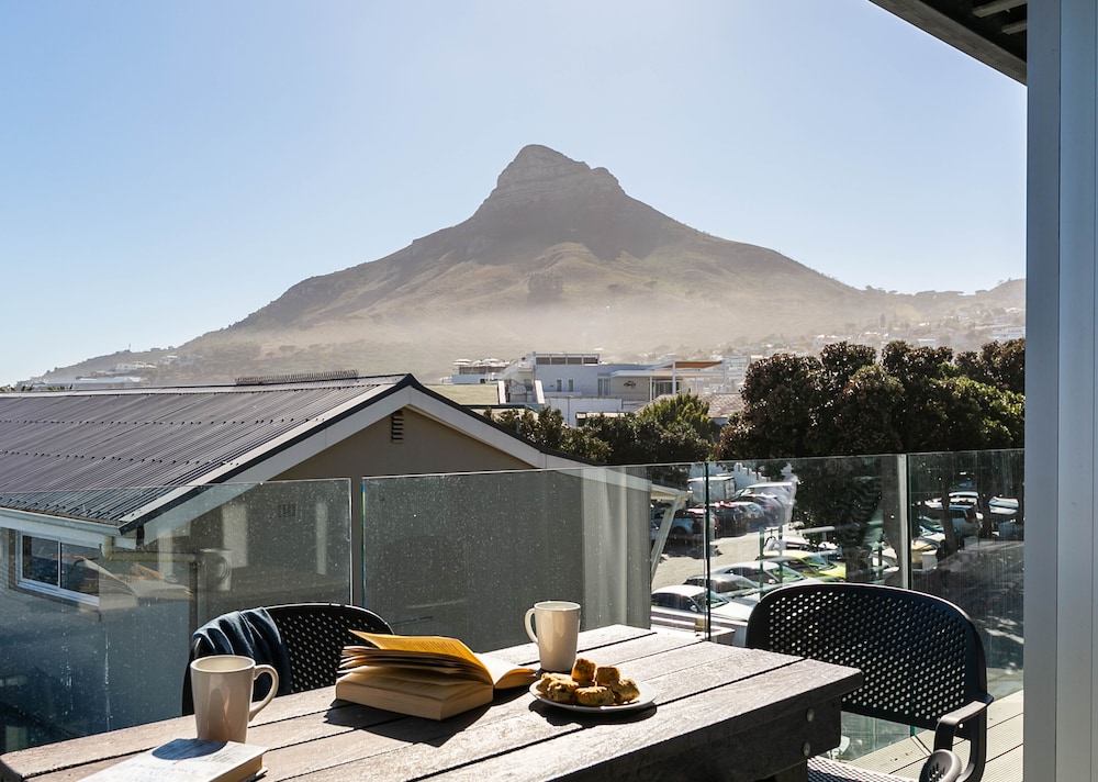 Camps Bay Village — Hotel rooms in Cape Town, Western Cape