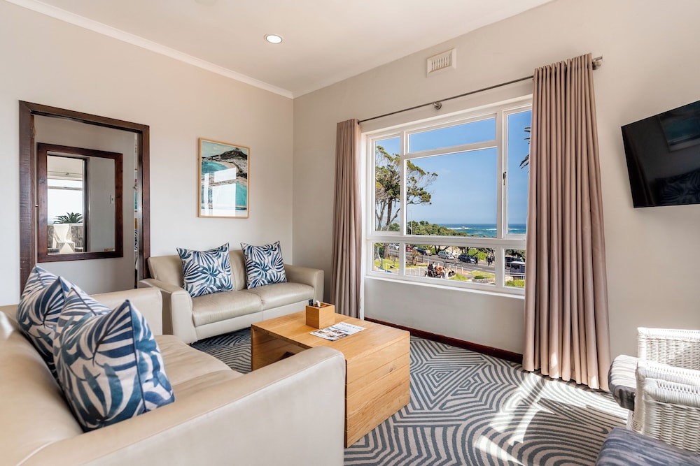 Camps Bay Village — Hotel rooms in Cape Town, Western Cape