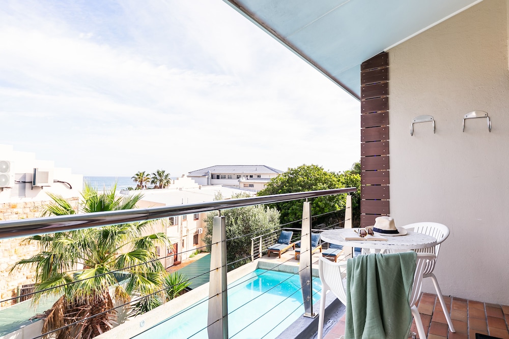 Camps Bay Village — Swimming pool in Cape Town, Western Cape