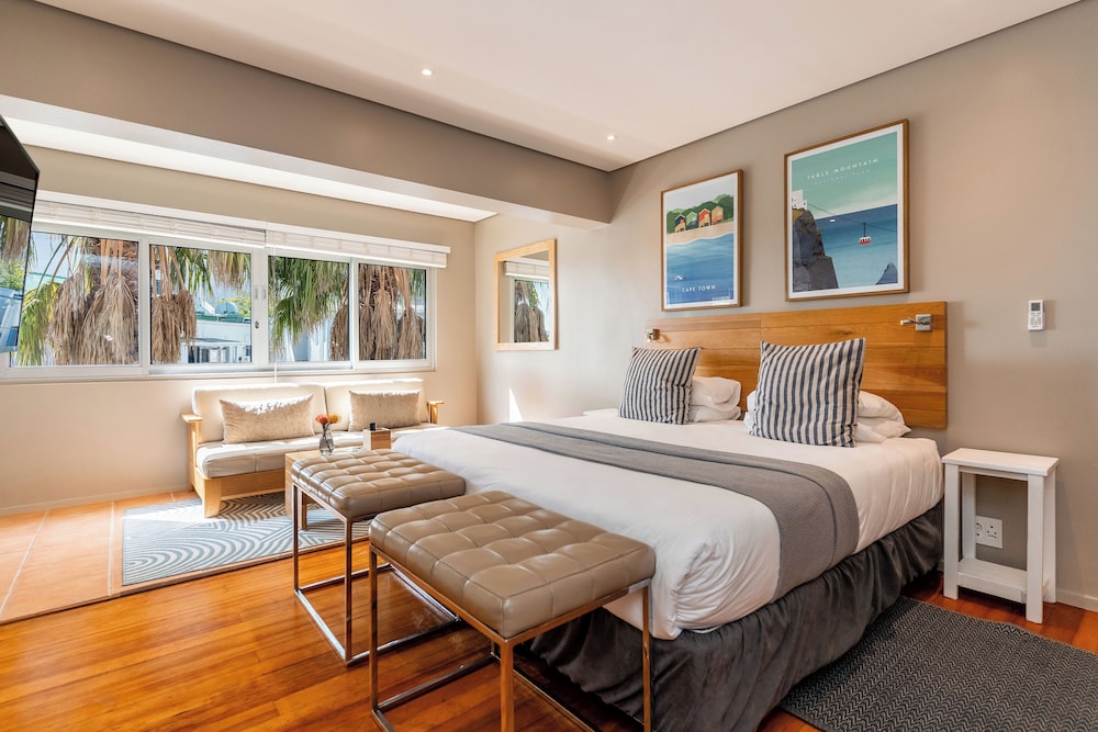 Camps Bay Village — Hotel rooms in Cape Town, Western Cape
